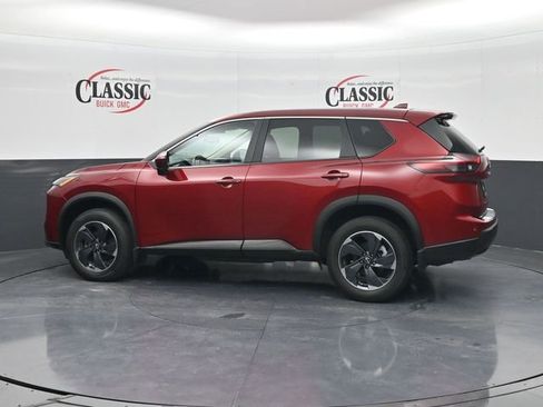 Used 2024 Nissan Rogue SV FWD image 2