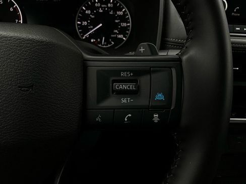 Used 2025 Nissan Rogue SV image 34