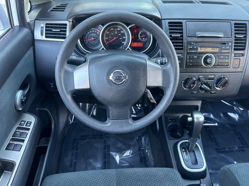 Used 2011 Nissan Versa 1.8 S FWD image 17