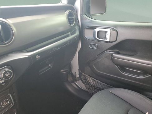 Certified 2018 Jeep Wrangler Unlimited Sport S image 21