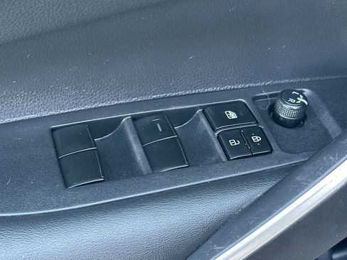 Used 2022 Toyota Corolla SE w/ Carpet Mat Package (TMS) image 13