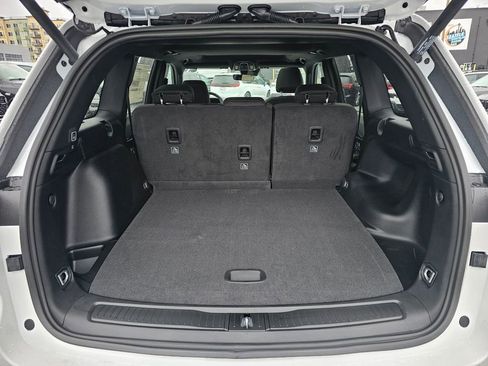 New 2026 Jeep Grand Cherokee Laredo image 13