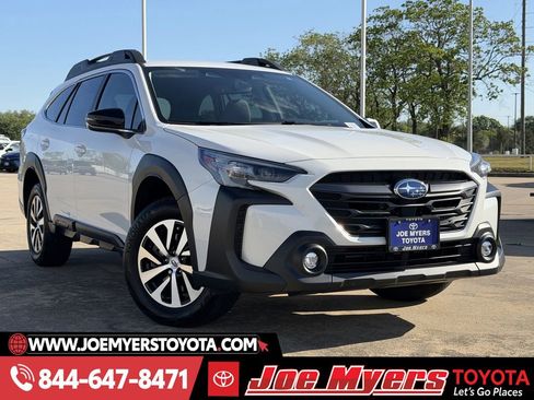 Used 2025 Subaru Outback Premium w/ Popular Package #1A image 2