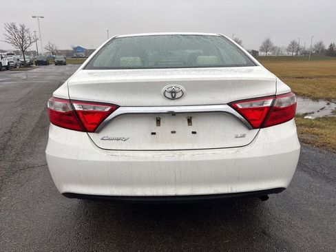 Used 2015 Toyota Camry LE image 8
