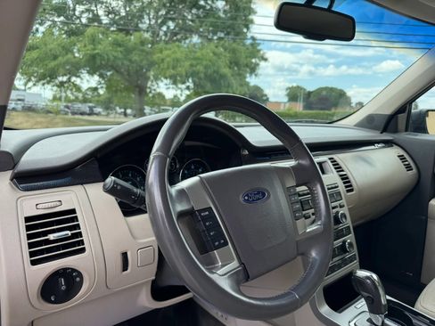 Used 2010 Ford Flex SE FWD image 20