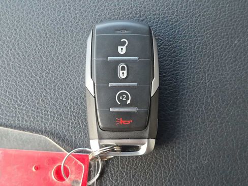 Used 2024 RAM 1500 Big Horn AWD/4WD image 30