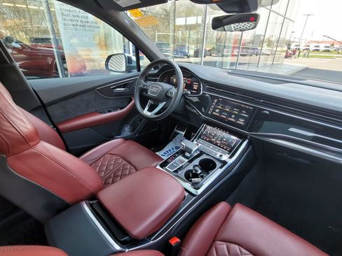 Used 2022 Audi SQ7 Premium Plus w/ SQ7 Executive Package image 18