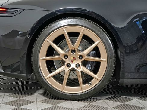 Certified 2025 Porsche 911 Carrera RWD image 17