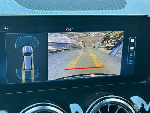 Certified 2024 Mercedes-Benz GLB 250 4MATIC image 25