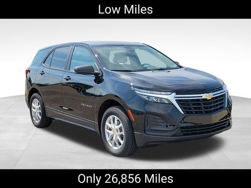 Used 2024 Chevrolet Equinox LS w/ LS Convenience Package AWD/4WD image 2