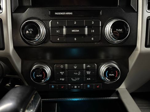 Used 2020 Ford F150 Lariat w/ Equipment Group 502A Luxury AWD/4WD image 26