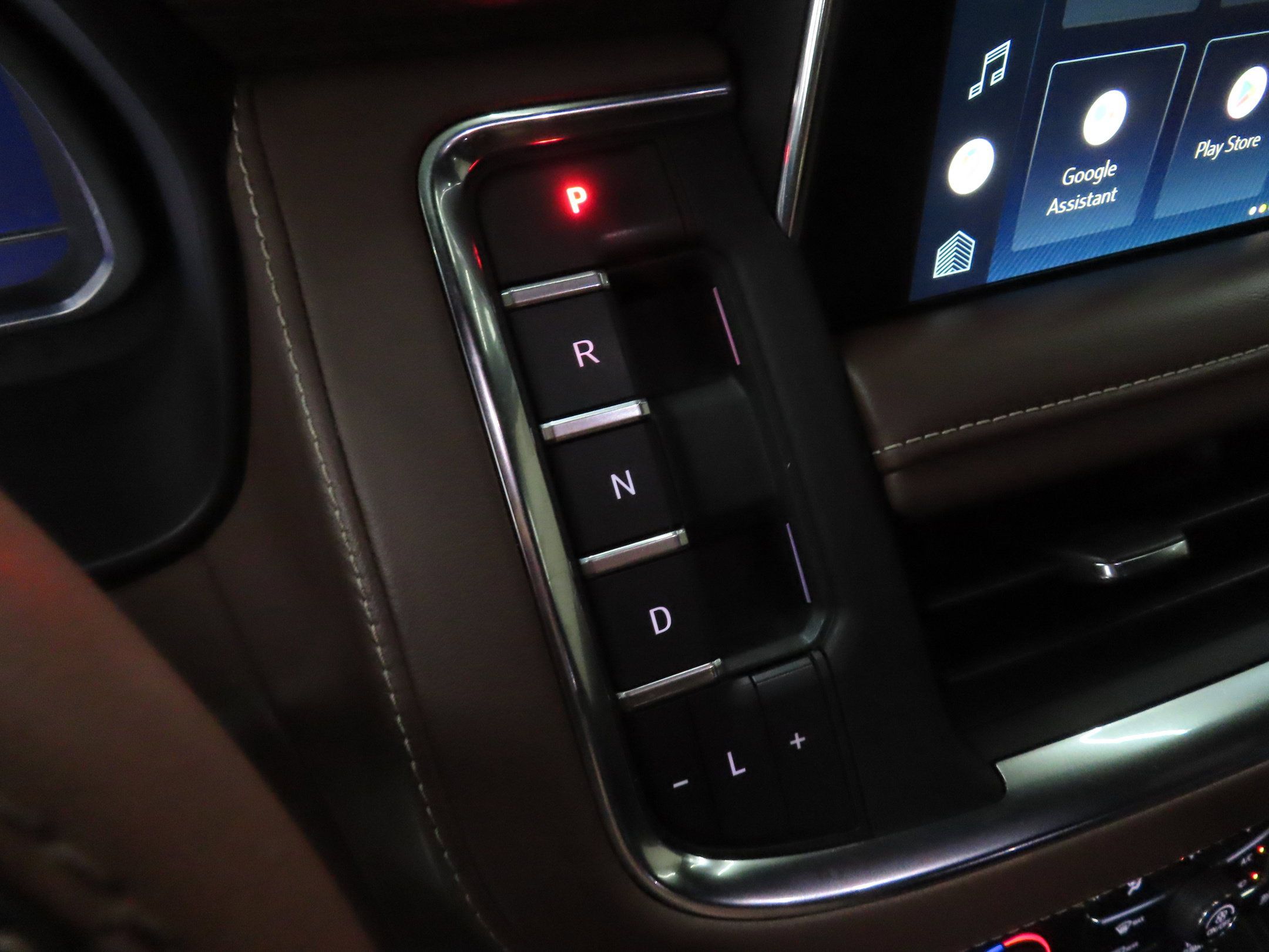 Used 2022 Chevrolet Tahoe High Country AWD/4WD image 16