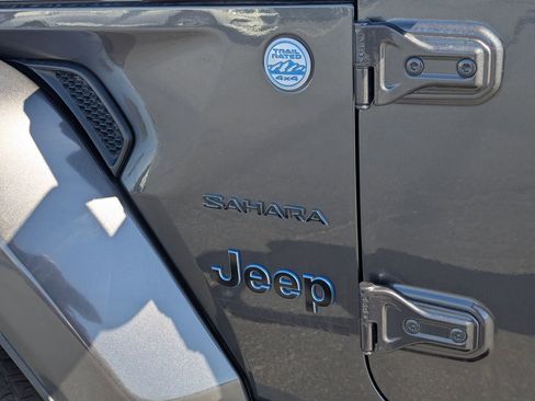 Used 2021 Jeep Wrangler Unlimited Sahara AWD/4WD image 13