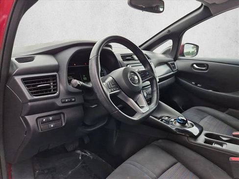 Used 2018 Nissan Leaf SV w/ SV Technology Package FWD image 10