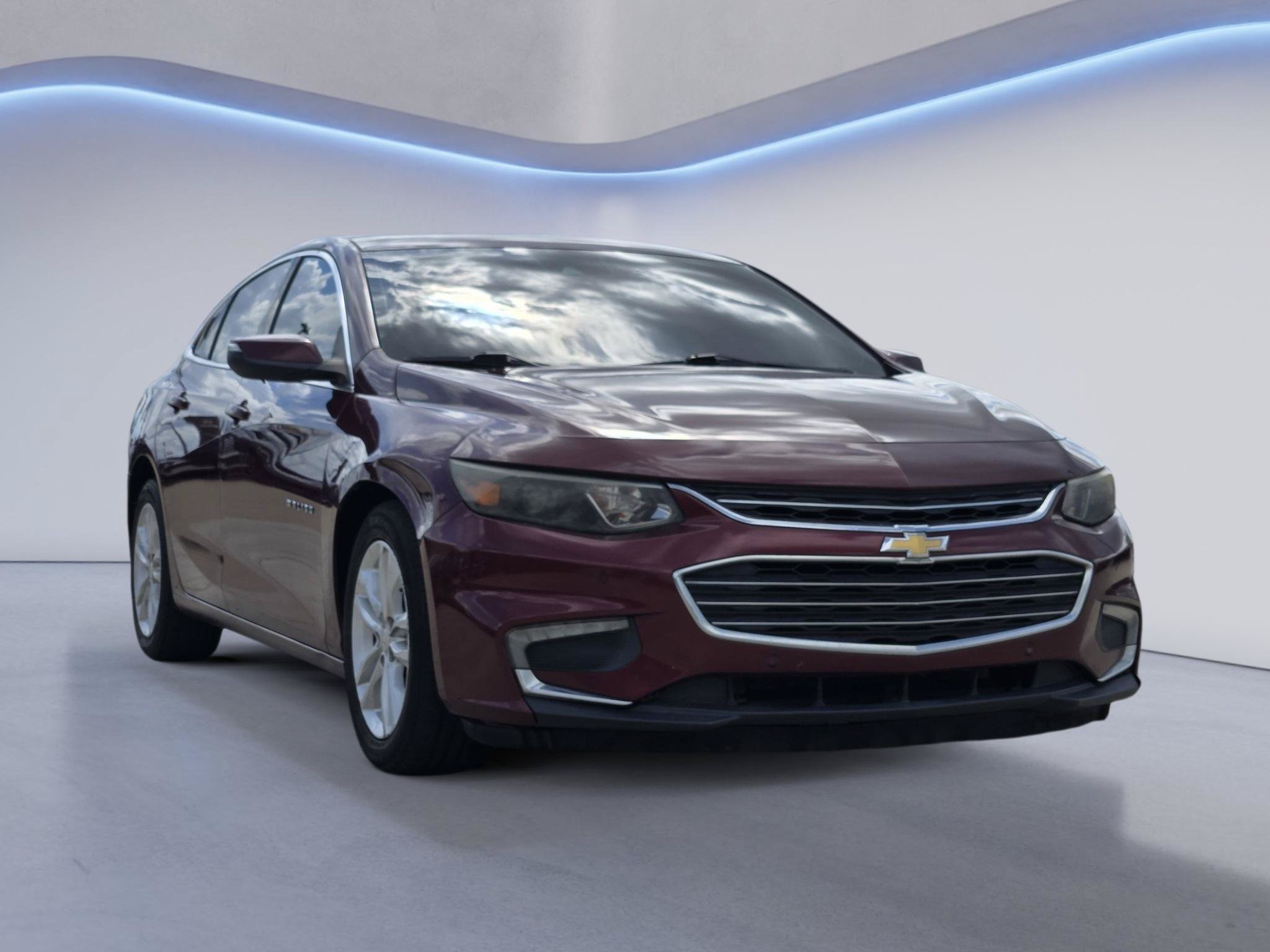 Used 2016 Chevrolet Malibu LT w/ Driver Confidence Package FWD image 3
