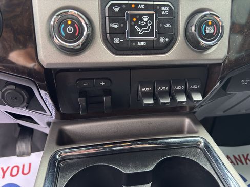 Used 2016 Ford F250 Platinum w/ Platinum Package AWD/4WD image 16