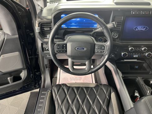 Used 2024 Ford F250 Lariat w/ Lariat Ultimate Package AWD/4WD image 11