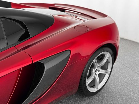 Used 2015 McLaren 650S Spider image 43