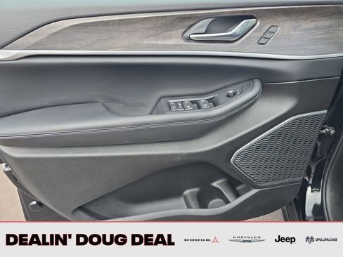 New 2026 Jeep Grand Cherokee Limited w/ Limited Altitude Package AWD/4WD image 10