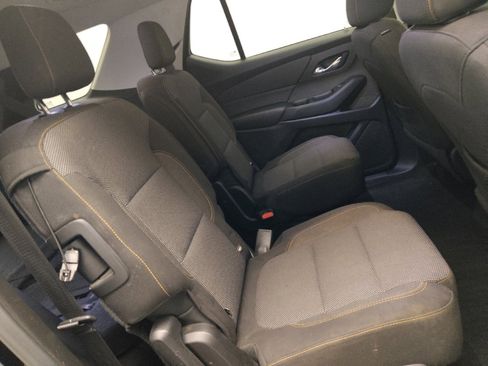 Used 2018 Chevrolet Traverse LT FWD image 19