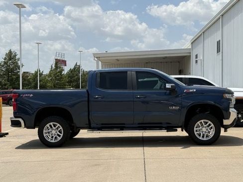 Used 2019 Chevrolet Silverado 1500 LT w/ Texas Edition AWD/4WD image 3
