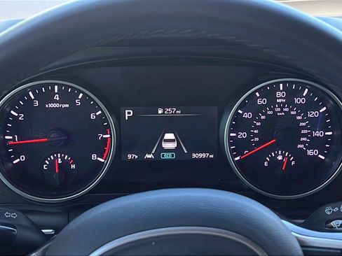Certified 2024 Kia Carnival LX FWD image 21