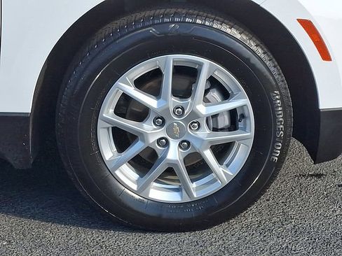 Used 2024 Chevrolet Equinox LT AWD/4WD image 11