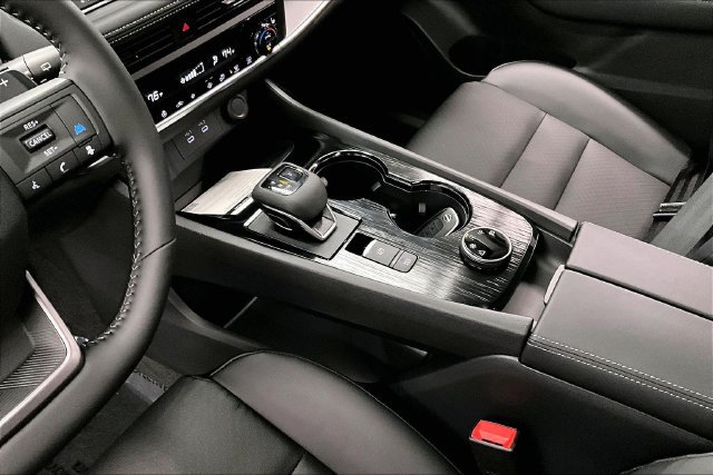 New 2026 Nissan Rogue Dark Armor AWD/4WD image 9