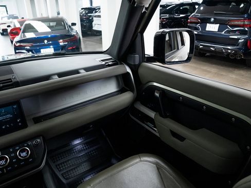 Used 2021 Land Rover Defender 110 SE image 11