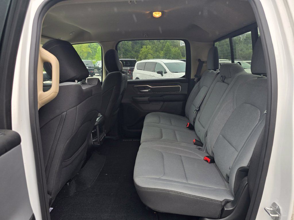 Used 2019 RAM 1500 Big Horn AWD/4WD image 11