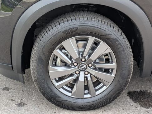Certified 2024 Nissan Pathfinder SV w/ SV Premium Package AWD/4WD image 10