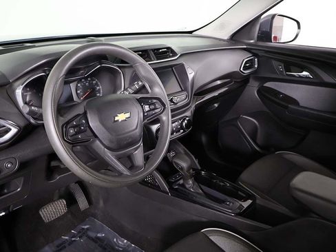Used 2022 Chevrolet TrailBlazer LT w/ Confidence II Package FWD image 24