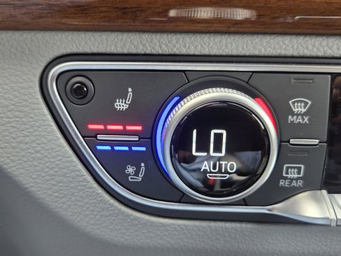 Used 2022 Audi Q5 2.0T Prestige image 25