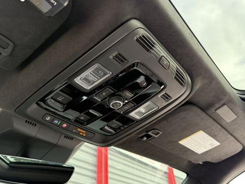 Used 2026 Cadillac Escalade V w/ LPO, ONYX Package image 35