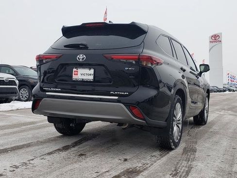 New 2026 Toyota Highlander Platinum image 5