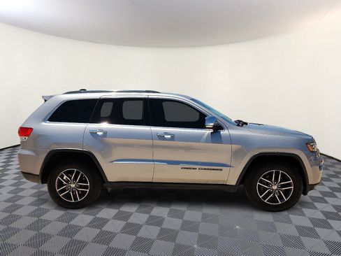 Used 2017 Jeep Grand Cherokee Limited w/ Luxury Group II RWD image 5