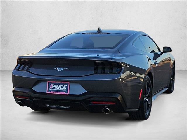 Used 2025 Ford Mustang Coupe RWD image 5