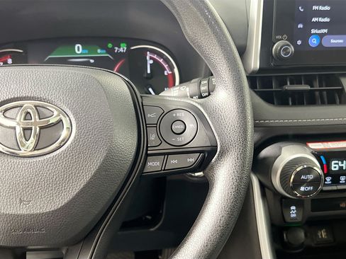 Used 2025 Toyota RAV4 XLE w/ Convenience Package FWD image 20