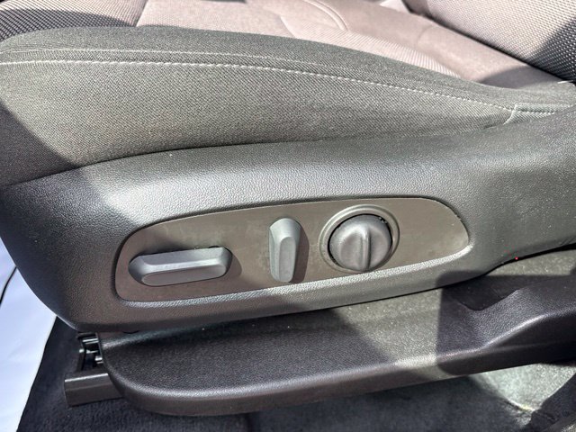 Used 2023 Chevrolet Traverse LT FWD image 26