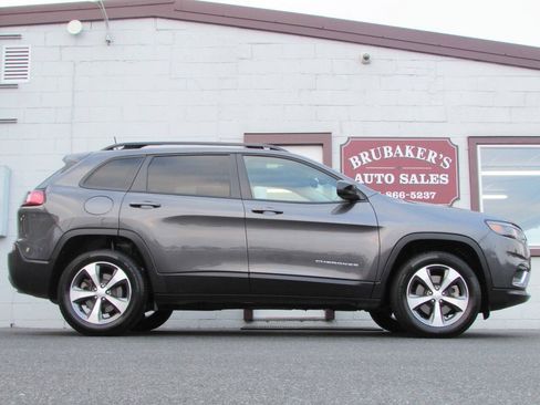 Used 2022 Jeep Cherokee Limited AWD/4WD image 7