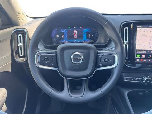 Used 2025 Volvo XC40 B5 Plus AWD/4WD image 16