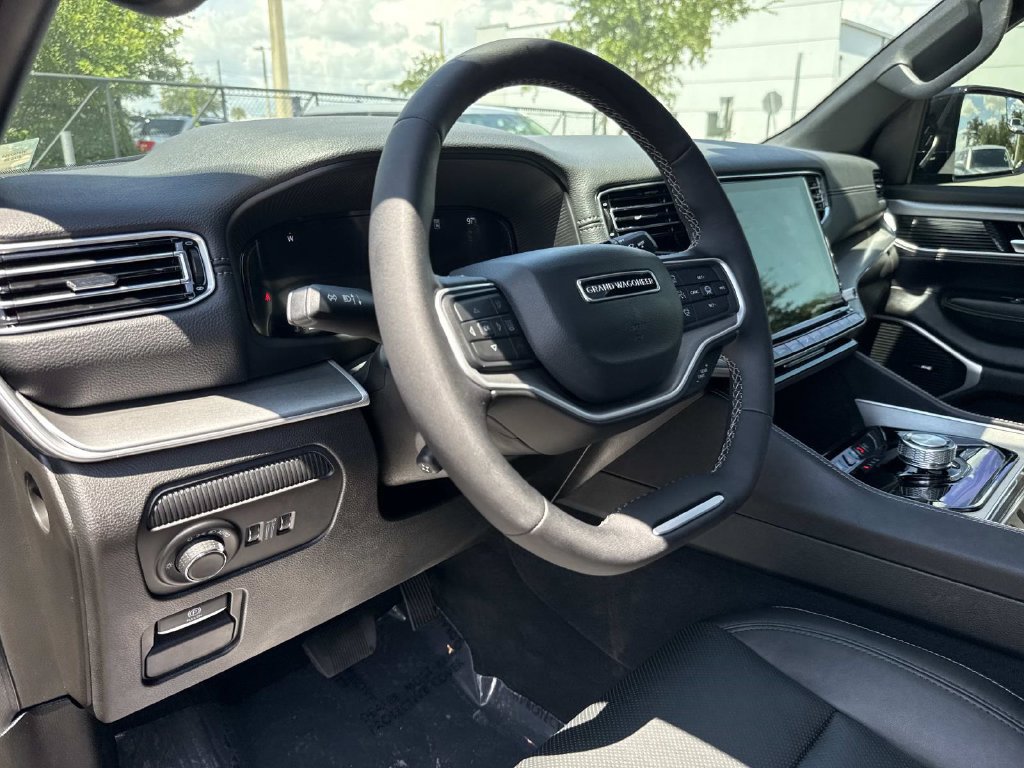 Used 2026 Jeep Grand Wagoneer L 2WD w/ Premium Group I image 26