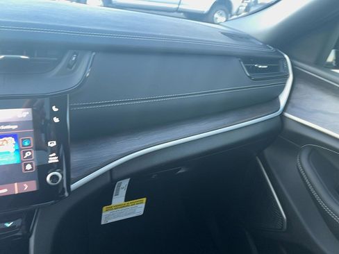 New 2026 Jeep Grand Cherokee Limited image 31