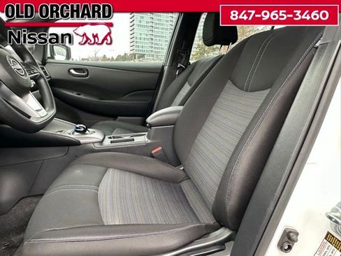 Used 2025 Nissan Leaf S image 10