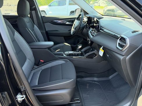 New 2026 Chevrolet TrailBlazer LT w/ LT Cold Weather Package FWD image 12