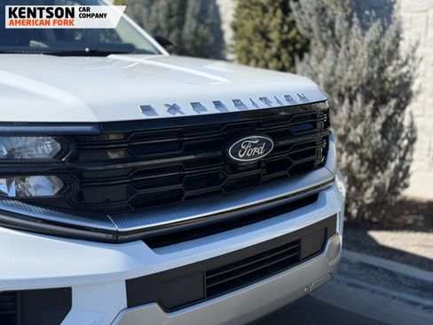 Used 2025 Ford Expedition Platinum image 15