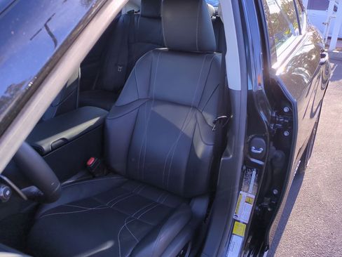 Used 2022 Lexus ES 300h Ultra Luxury image 12