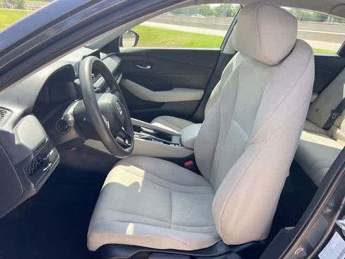 Certified 2025 Honda Accord LX image 11
