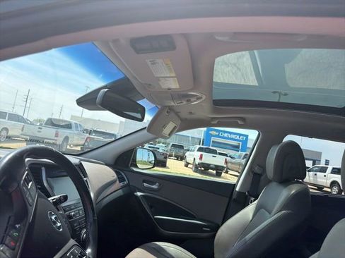 Used 2018 Hyundai Santa Fe Limited FWD image 7