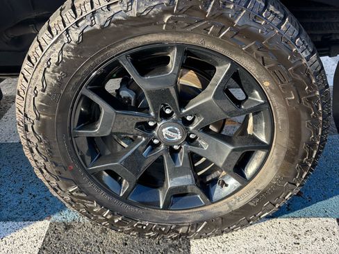 Used 2020 Nissan Frontier SV w/ Midnight Edition Floor Mats image 25